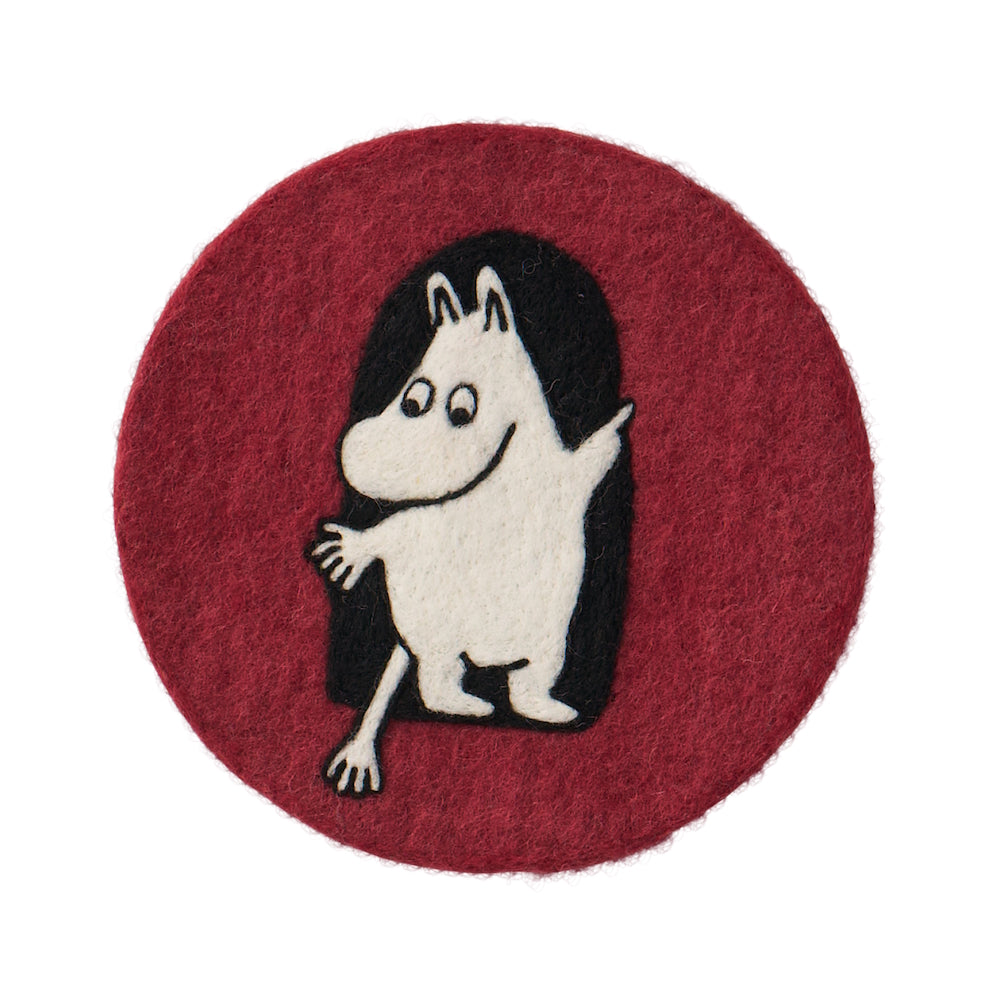 Red Moomin wool pot mat showing Moomintroll at an open doorway