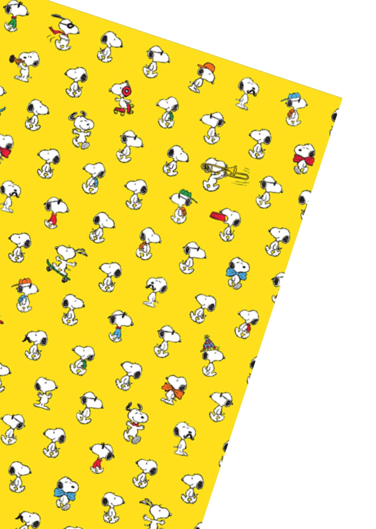 Peanuts Snoopy yellow wrapping paper — design